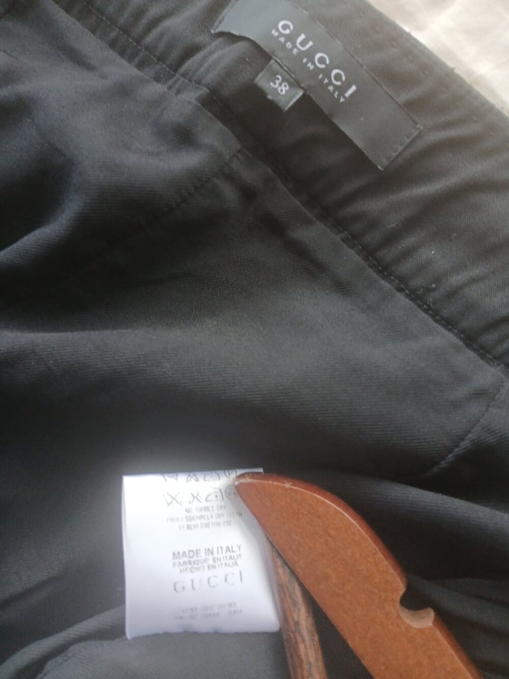 Beautiful Gucci Pencil Skirt — Italian Size 38, Approx. US 2–3 - Picture 3 of 10